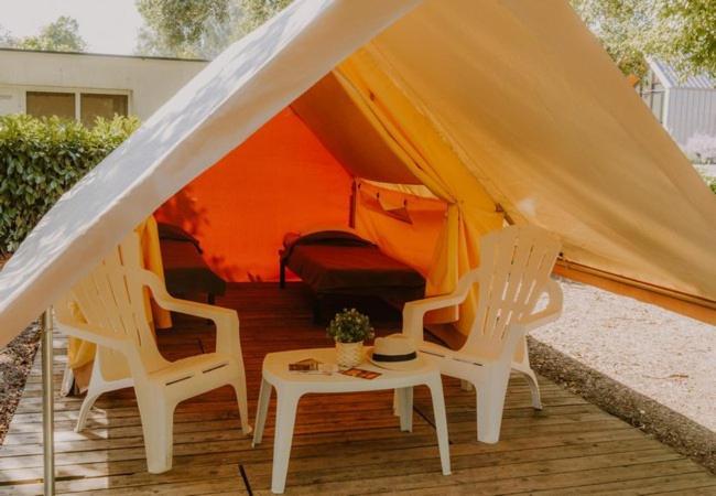 Camping Onlycamp Des Halles Decize Exterior foto